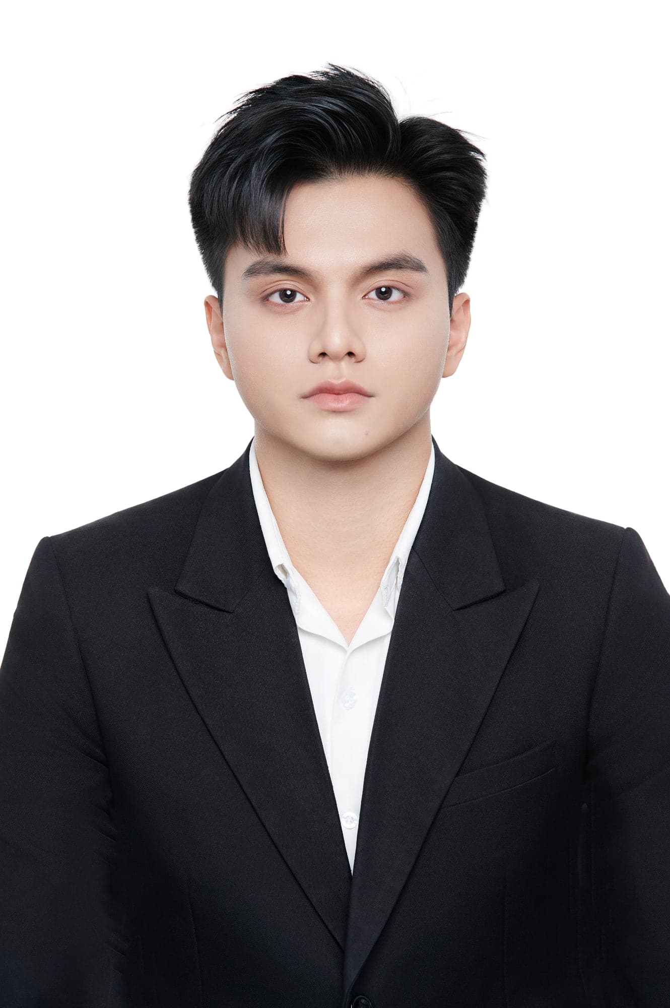 Professional LinkedIn headshot at Gạo Nâu — sample 1